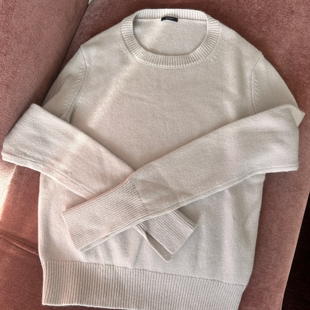 Cashmere light blue sweater